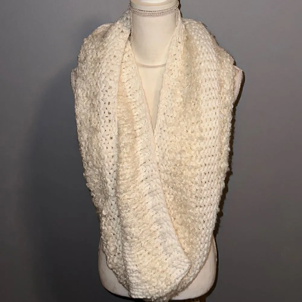 Ann Taylor’s LOFT Infinity Scarf!